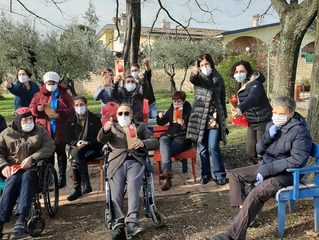 Dans les rues de Rome, le Noël des amis handicapés a permis de surmonter l'isolement de nombreuses personnes